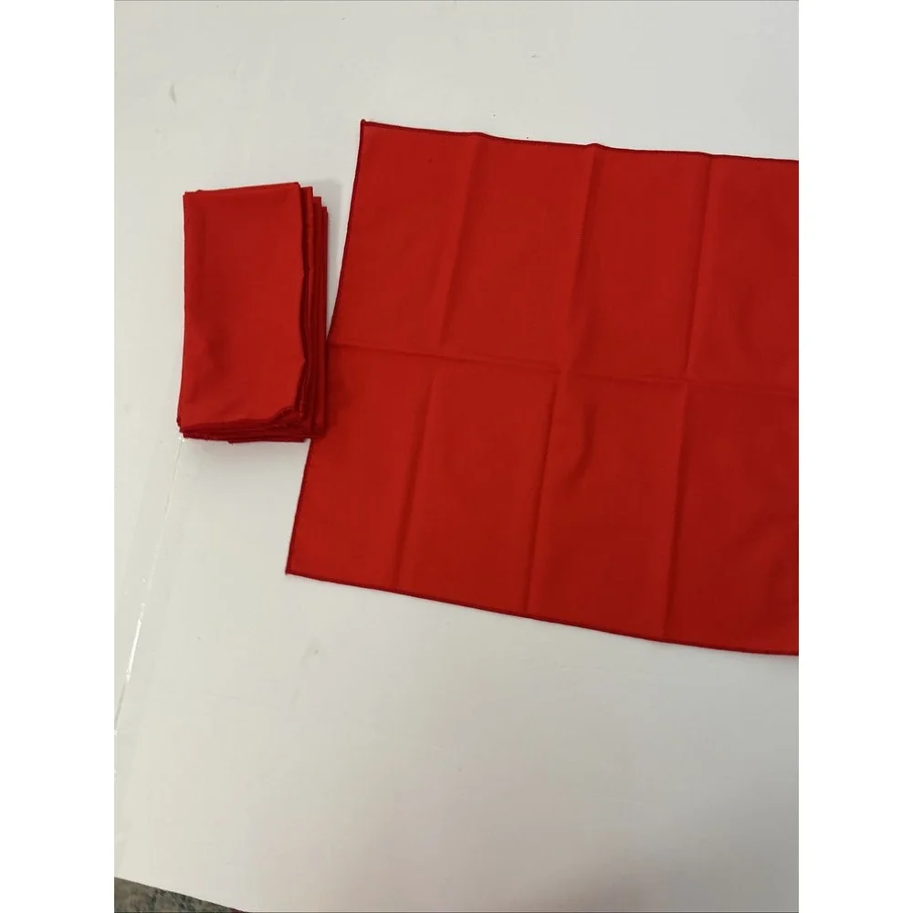 SET OF 8 NAPKINS + 1 TABLE RUNNER‎ QUILTED CHRISTMAS RED 1241